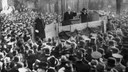 Heute vor 100 Jahren: Arbeiter und Soldaten beendeten Kaiserreich und Weltkrieg - Liebknecht ruft sozialistische Republik aus Heute vor 100 Jahren: Arbeiter und Soldaten beendeten Kaiserreich und Weltkrieg - Liebknecht ruft sozialistische Republik aus