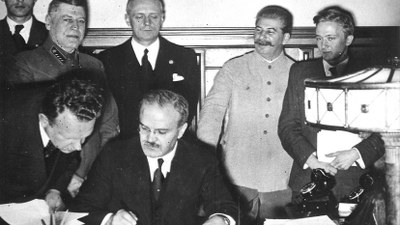 Der deutsch-sowjetische Nichtangriffsvertrag – Zielscheibe antikommunistischer Geschichtsfälschung
