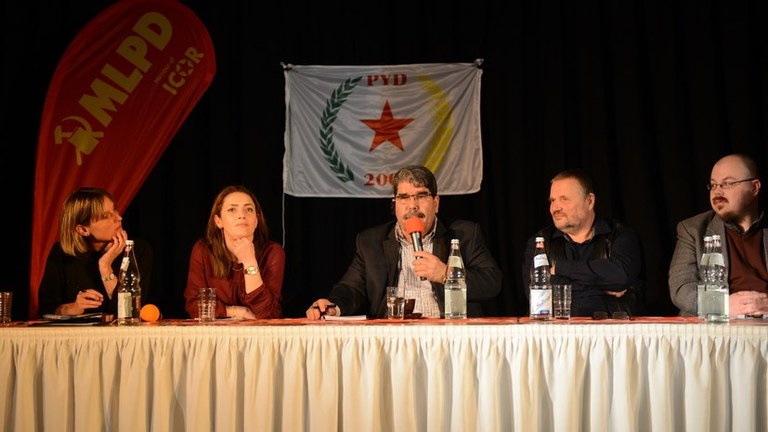 "Unsere einzigen Freunde stehen auf den Straßen weltweit!"