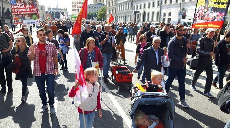 Weltweiter Umweltaktionstag am 29. November  -  Gericht in Gera und Oldenburg klären „Fahnen-Frage“