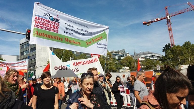 Corona-Pandemie, Arbeitshetze und Entlassungen