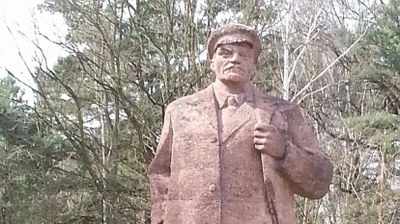Erst durch direktes Eingreifen von OB Baranowski (SPD) persönlich wurde das Bauamt gegen die Lenin-Statue aktiv!