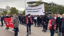 Generalangriff des Vorstands auf die Beschäftigten und die Natur 4.000 Arbeiter protestierten am 8.10.20 dagegen MLPD unterstützt konzernweiten Kampf der Arbeiter und Angestellten Generalangriff des Vorstands auf die Beschäftigten und die Natur 4.000 Arbeiter protestierten am 8.10.20 dagegen MLPD unterstützt konzernweiten Kampf der Arbeiter und Angestellten