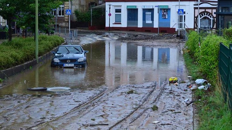 Unwetter- und Hochwasserkatastrophe fordert Todesopfer - sofortige Hilfe notwendig!