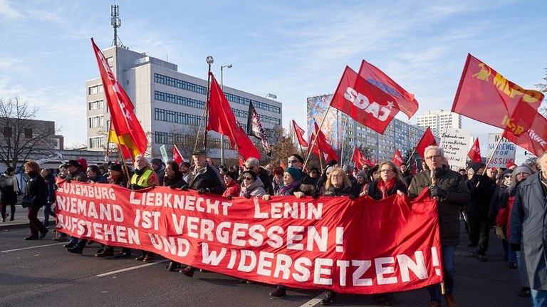 Lenin, Liebknecht, Luxemburg: Revolutionäre Vorbilder für die Jugend!