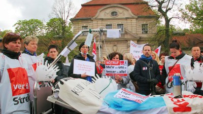 Gesundheitsbeschäftigte gegen Pflegenotstand