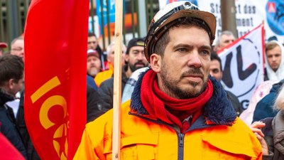 1. Mai 2022: Kampf gegen die Weltkriegsgefahr! Für die internationale Arbeitereinheit!