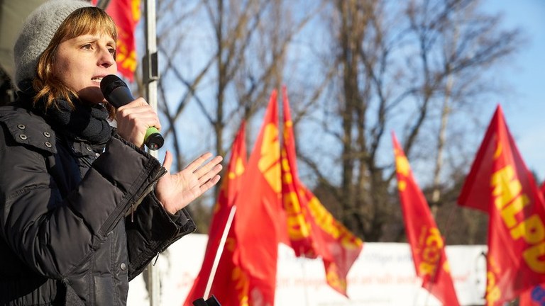 Wesentliche Merkmale der neuen Friedensbewegung, der Front gegen Rechtsentwicklung, Faschismus und Krieg