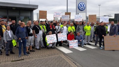 MLPD-Betriebsgruppen unterstützen die Belegschaften im „konsequenten Kampf gegen Generalangriff des VW-Konzerns"