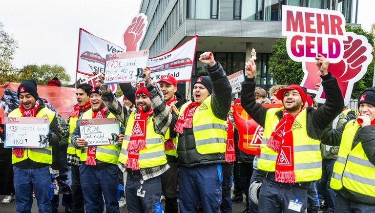 Pilotabschluss: fauler Kompromiss. Jetzt erst recht: Offensiver Streik für höhere Löhne und für jeden Arbeitsplatz!