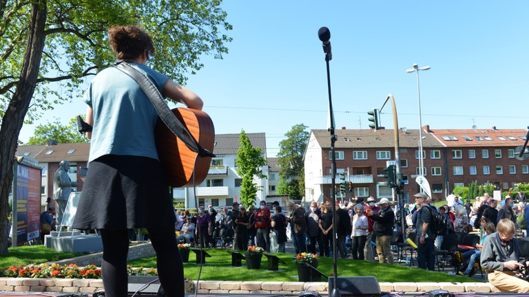 Du hast dein Leben lang gekämpft (Willi-Dickhut-Lied)