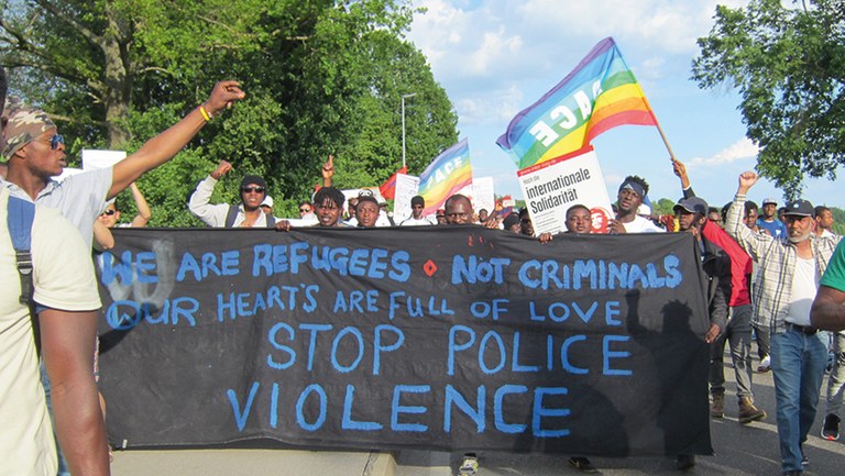 „Politisch Verfolgte genießen Asyl“ – aber höchst eingeschränkt