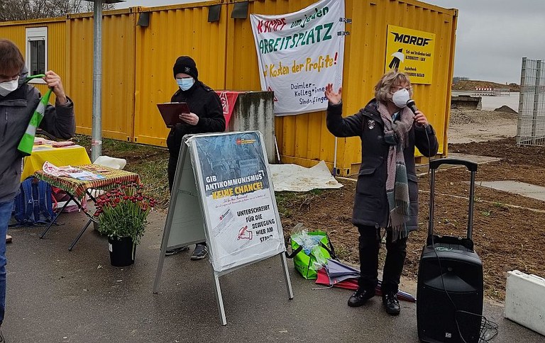 Kundgebung beim Warnstreik bei Daimler Sindelfingen