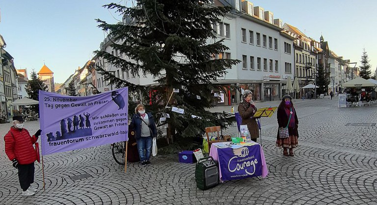 Gewalt an Frauen aus der Tabuzone geholt
