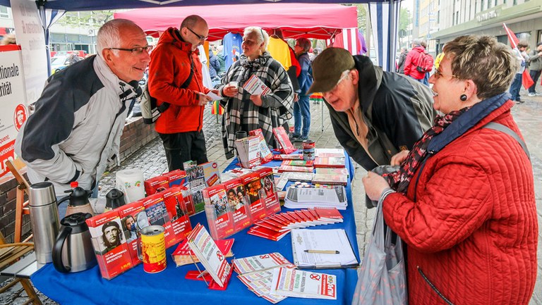 Stand der MLPD in Duisburg, Foto: Rote Fahne